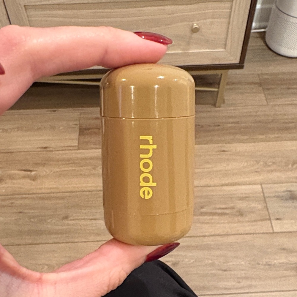 RHODE tanline pocket blush